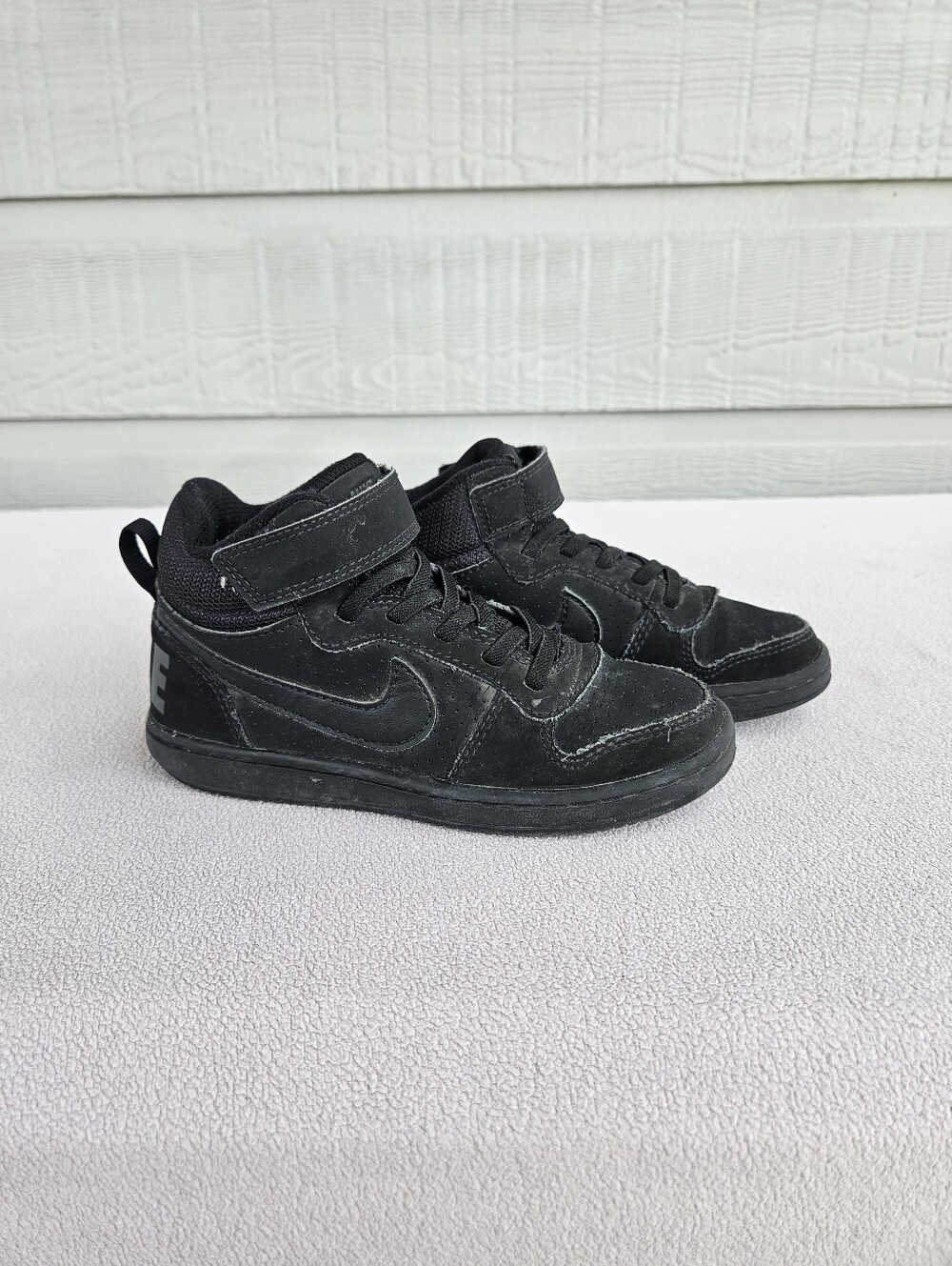 Nike Court Borough Mid Sneaker Child SZ 12C Triple Black Hook & Loop 870026-001